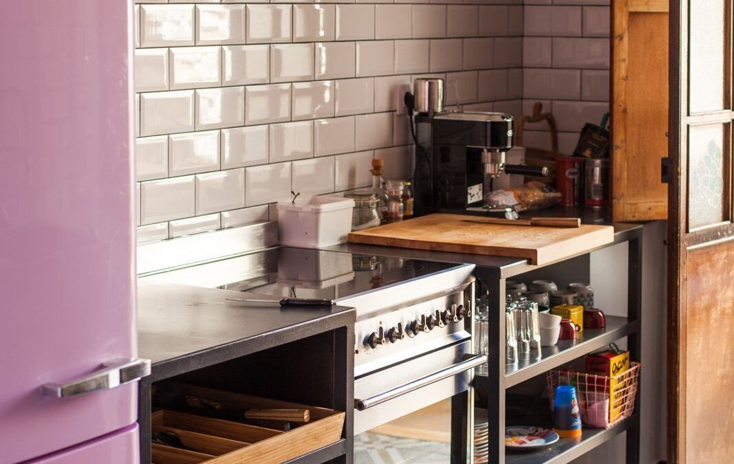 Una cocina diferente para la reforma de esta casa de montaña en Benidoleig