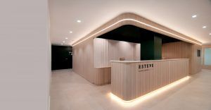 Diseño clínica dental Esteve en Alicante por STUDIOLYKE