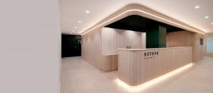Diseño clínica dental Esteve en Alicante por STUDIOLYKE