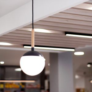 Diseño y reforma integral de Farmacia Savall en San Vicente Alicante por STUDIOLYKE