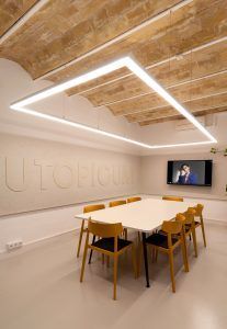 Diseño sala de reuniones oficina Utopicum