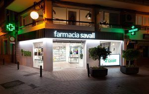 Fachada Farmacia Savall en San Vicente