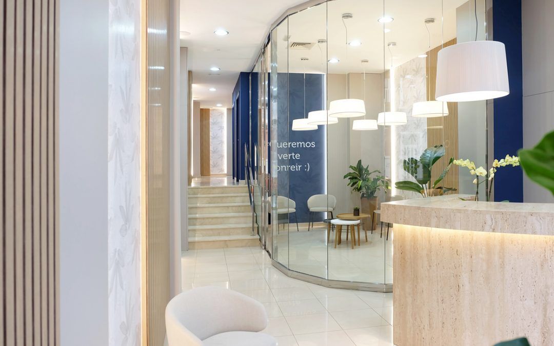 Clínica dental Cristina Calatayud – Diseño interior y Reforma por STUDIOLYKE Interioristas en Alicante
