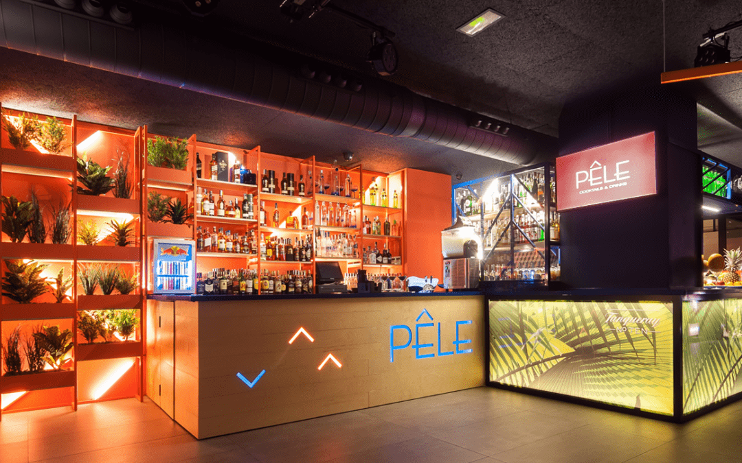 Pub Pêle – Diseño y Reforma de Cocktail Bar por STUDIOLYKE interioristas en Alicante